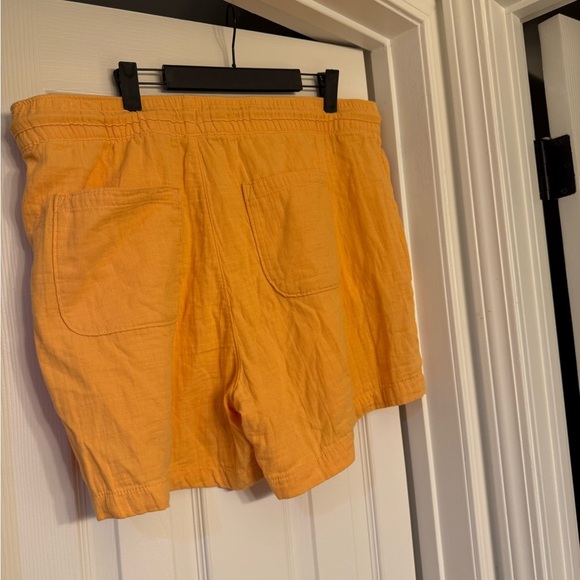 Old Navy Yellow Casual Shorts Size Xl NWT - Picture 5 of 6